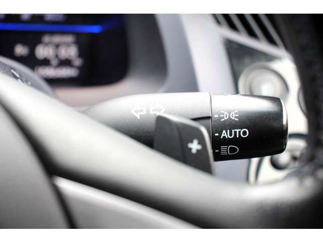 �p�h���V�t�g�A�I�[�g���C�g