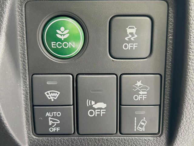 �y�z���_�Z���V���O�z���s���ɑO���̎ԗ�����F�����A�Փ˂������Ȏ��͌x��ƃu���[�L�ŏՓˉ���Ɣ�Q�y�����A�V�X�g�B�����S�Ƀh���C�u�����y���݂��������܂��B