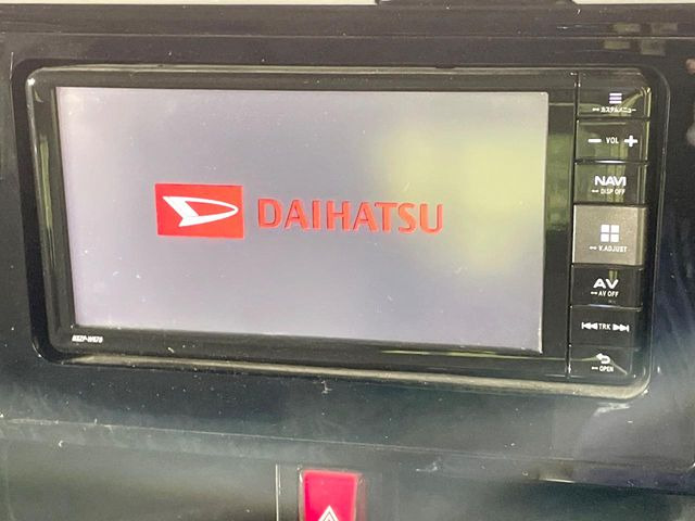 �y�����i�r�z�l�C�̏����i�r�𑕔����Ă���܂��B�i�r�̎g���₷���͂������A�I�[�f�B�I�@�\���[��!�L�����v�◷�s�͂������A�ʋ΂┃�����ȂǕ��i�̃h���C�u���y�����Ȃ�͂���