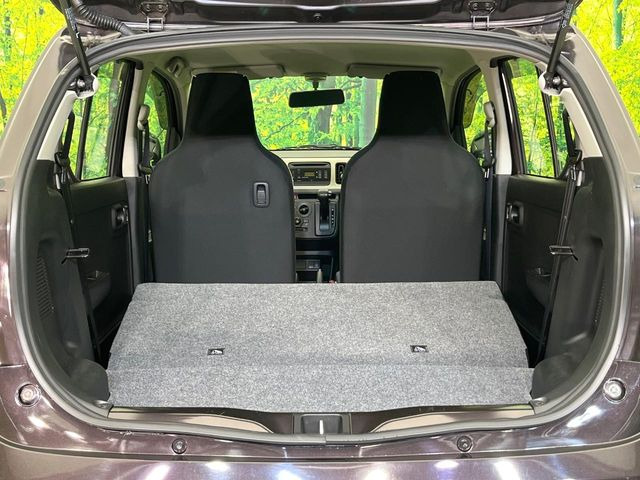 ���i�̂���������ʋ΁A���}���ɏ\���ȉ׎��X�y�[�X���m�ۂ��Ă���܂��B�Z�J���h�V�[�g��|���ƁA�傫�ȉו��̐ύڂ��\�ł���