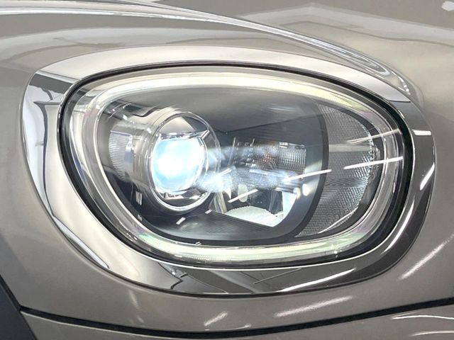 ��LED�w�b�h���C�g:��ԑ��s�����ǍD�Ȏ��E���m�ۂ����S���ĉ^�]�ł��鍂�P�xLED�w�b�h���C�g�𑕔�!�_�����x�������A����d�͂��}�����Ă��܂��B