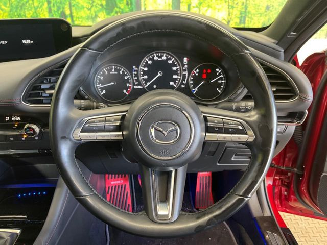 �y�X�}�[�g�u���[�L�T�|�[�g�z���s���ɑO���̎ԗ�����F�����A�Փ˂������Ȏ��͌x��ƃu���[�L�ŏՓˉ���Ɣ�Q�y�����A�V�X�g�B�����S�Ƀh���C�u�����y���݂��������܂��B