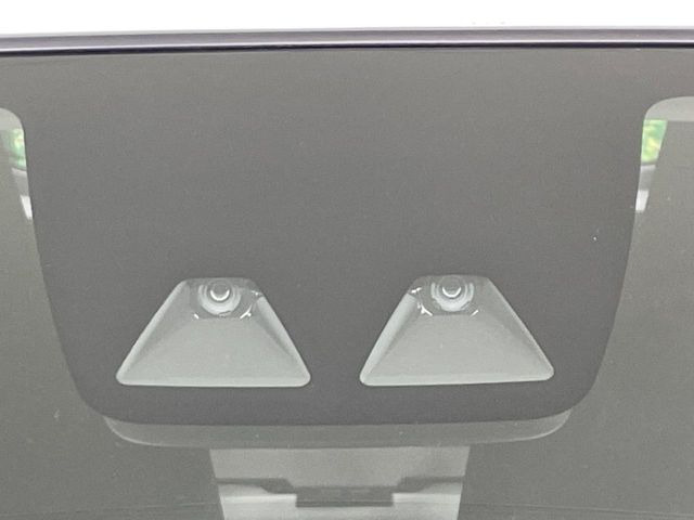 �y�X�}�[�g�A�V�X�g�z���s���ɑO���̎ԗ�����F�����A�Փ˂������Ȏ��͌x��ƃu���[�L�ŏՓˉ���Ɣ�Q�y�����A�V�X�g�B�����S�Ƀh���C�u�����y���݂��������܂��B