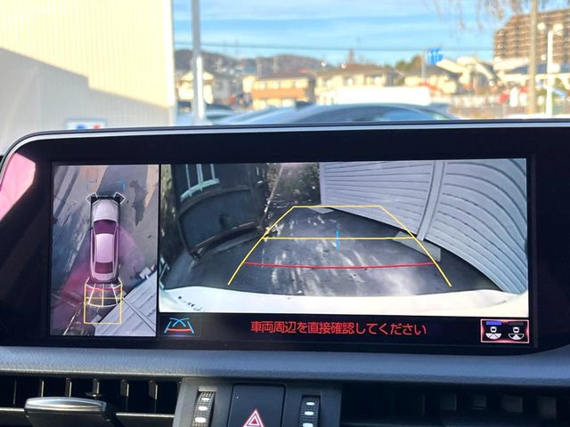 �y�p�m���~�b�N�r���[���j�^�[�z��p�̃J�����ɂ��A�ォ�猩���낵���悤�Ȏ��_��360�x�N���}�̎��͂��m�F���邱�Ƃ��ł��܂������p�������m�F���₷���A�����ꏊ�ł̐؂�Ԃ��⒓�Ԃ��X���[�Y�ɍs���܂��B