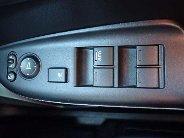 �d���i�[���h�A�~���[�E�p���[�E�B���h�E�������Ă��܂��B