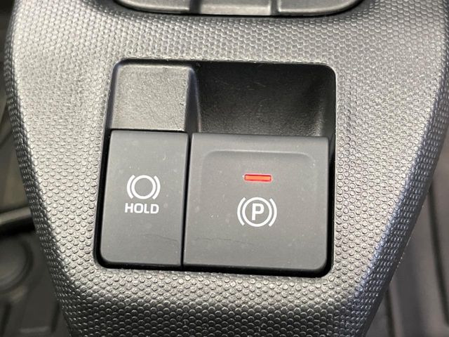 �y�I�[�g�u���[�L�z�[���h�z�M���҂���a�؂Œ�Ԏ��Ƀu���[�L���瑫�𗣂��Ă��A��~��Ԃ�ێ����Ă���܂��B�O�i����Ƃ��̓A�N�Z���𓥂߂Ύ����ŉ��������̂ň��S��X���^�]���y�ɂȂ�܂���