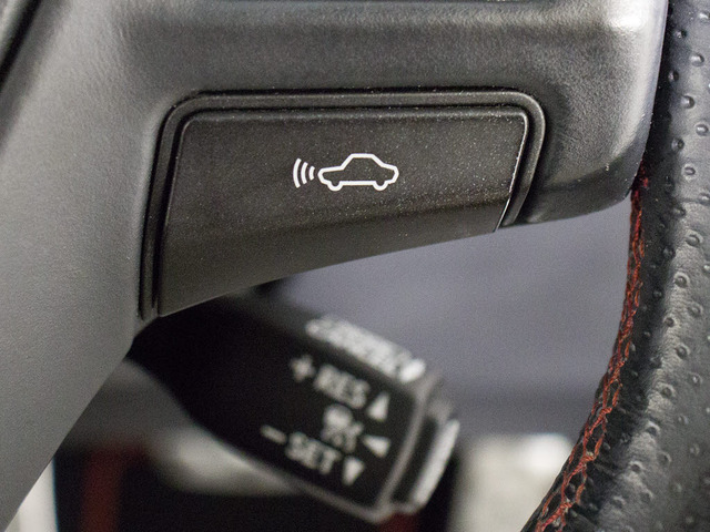 ���[�_�[�N���[�Y�R���g���[��  �~���g���[�_�[�ƒP��J�����Ő�s�Ԃ�F�����A�ԑ��ɉ������Ԋԋ�����ۂ��Ȃ���Ǐ]���s���x�����܂��B