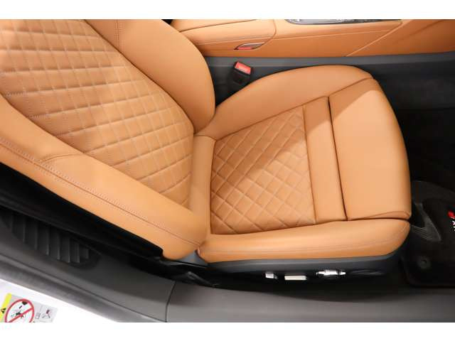 �����݂Ȃǂ��ڗ����₷�����F�ł����A�� ����Y��ȏ�Ԃ�ۂ��Ă܂��B���Ђ̃N���[�j���O�H��ɂăV�[�g�R�[�e�B���O�̎{�H�Ȃǂ�����܂��̂ł��C�y�ɂ����k���������B