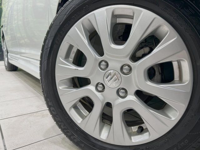 �y����15�C���`�A���~�z�C�[���z�O�ςɃ}�b�`���������A���~�z�C�[���𑕒����Ă���܂��B�e��ЊO�A���~�z�C�[����A�X�^�b�h���X�^�C�����戵�����Ă���܂��B���񂲑��k����������