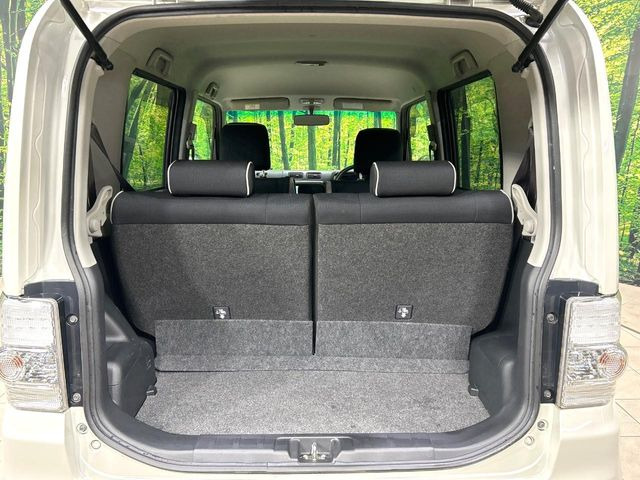 ���i�̂���������ʋ΁A���}���ɏ\���ȉ׎��X�y�[�X���m�ۂ��Ă���܂��B�Z�J���h�V�[�g��|���ƁA�傫�ȉו��̐ύڂ��\�ł���