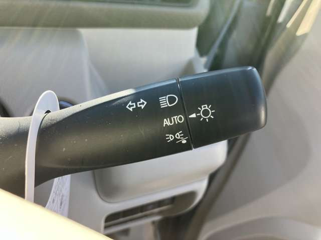 ���I�[�g���C�g&�n�C�r�[���A�V�X�g�����̖͂��邳�����m���Ď����Ń��C�g�_�����Ă���g���l���Ȃǂŕ֗��ł��B�����!�Ό��ԂȂǂ����m���ăn�C&hArr;���[�������Ő؂�ւ��Ă���܂��B