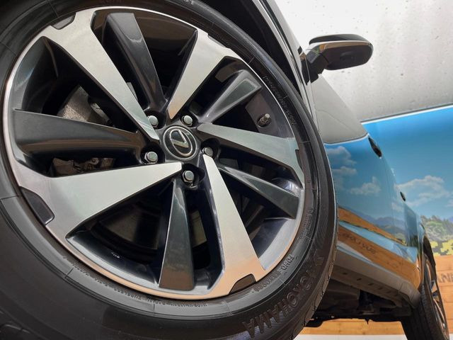 �y����18�C���`�A���~�z�C�[���z�O�ςɃ}�b�`���������A���~�z�C�[���𑕒����Ă���܂��B�e��ЊO�A���~�z�C�[����A�X�^�b�h���X�^�C�����戵�����Ă���܂��B���񂲑��k����������