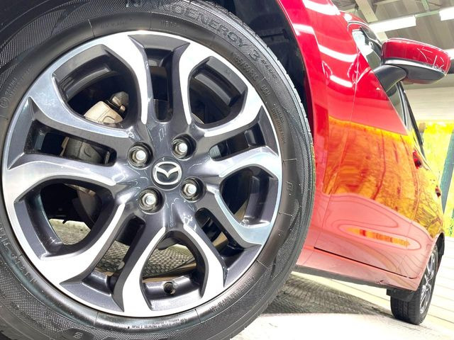 �y����16�C���`�A���~�z�C�[���z�O�ςɃ}�b�`���������A���~�z�C�[���𑕒����Ă���܂��B�e��ЊO�A���~�z�C�[����A�X�^�b�h���X�^�C�����戵�����Ă���܂��B���񂲑��k����������