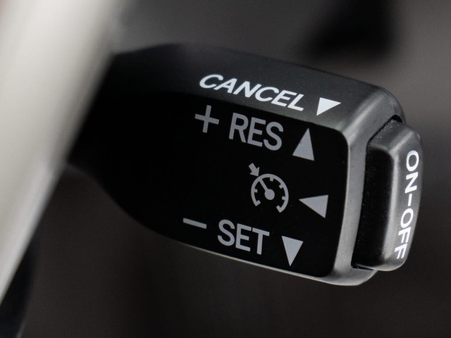 �y�I�[�g�N���[�Y�R���g���[���z���ځB�A�N�Z������Ȃ��ł��Ԃ������ŃX�s�[�h��ۂ��Ă����@�\�ł��������̍����͊y�X�ł�