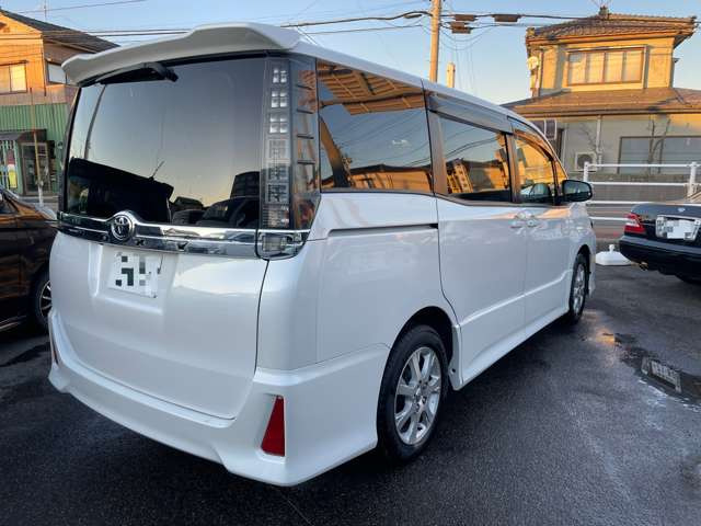 ヴォクシー2.0 ZS