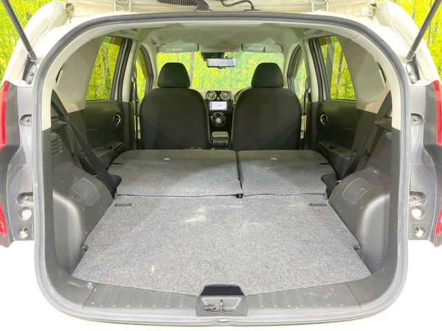 ���i�̂���������ʋ΁A���}���ɏ\���ȉ׎��X�y�[�X���m�ۂ��Ă���܂��B�Z�J���h�V�[�g��|���ƁA�傫�ȉו��̐ύڂ��\�ł���