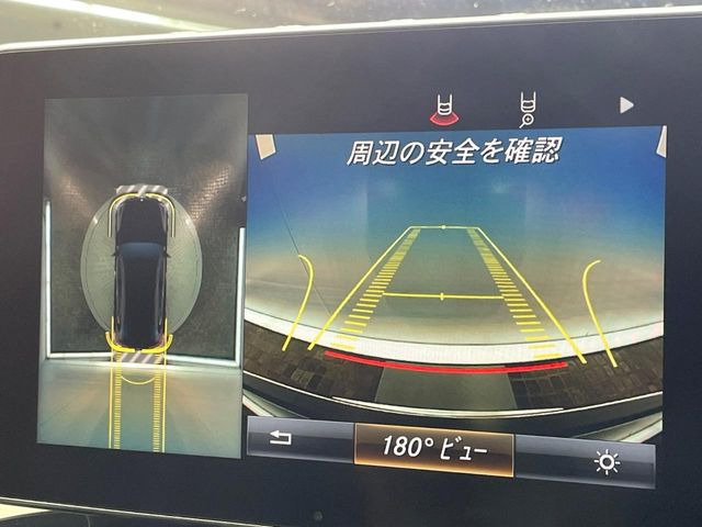 ���p�m���~�b�N�r���[���j�^�[:��p�̃J�����ɂ��A�ォ�猩���낵���悤�Ȏ��_��360�x�N���}�̎��͂��m�F���邱�Ƃ��ł��܂������p�������m�F���₷���A�����ꏊ�ł̐؂�Ԃ��⒓�Ԃ��X���[�Y�ɍs���܂��B