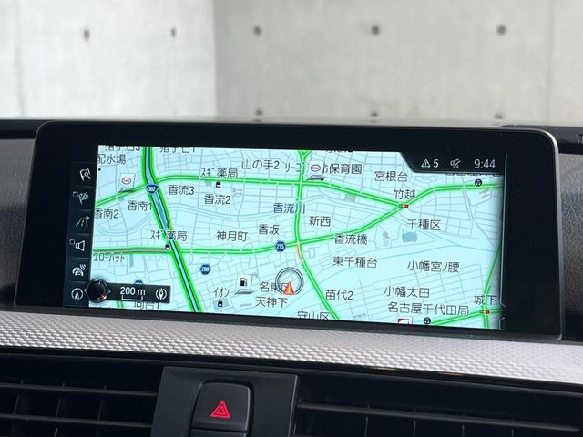 �������i�r:��̊��̂���i�r�́A����������ԓ������o���Ă���܂��B�I�[�f�B�I�@�\���[�����Ă���܂��̂ŁA�^�]�����y���߂܂���