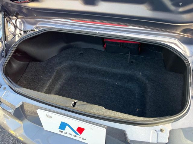 ���i�̂���������ʋ΁A���}���ɏ\���ȉ׎��X�y�[�X���m�ۂ��Ă���܂��B