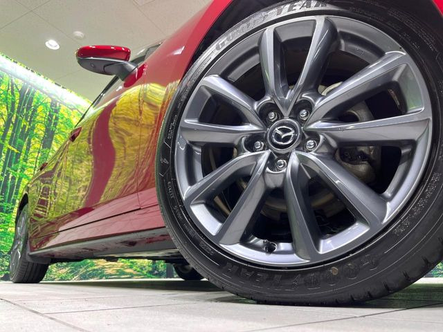 �y����18�C���`�A���~�z�C�[���z�O�ςɃ}�b�`���������A���~�z�C�[���𑕒����Ă���܂��B�e��ЊO�A���~�z�C�[����A�X�^�b�h���X�^�C�����戵�����Ă���܂��B���񂲑��k����������