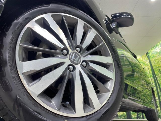 �y����16�C���`�A���~�z�C�[���z�O�ςɃ}�b�`���������A���~�z�C�[���𑕒����Ă���܂��B�e��ЊO�A���~�z�C�[����A�X�^�b�h���X�^�C�����戵�����Ă���܂��B���񂲑��k����������