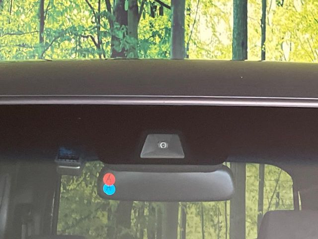 �y�z���_�Z���V���O�z���s���ɑO���̎ԗ�����F�����A�Փ˂������Ȏ��͌x��ƃu���[�L�ŏՓˉ���Ɣ�Q�y�����A�V�X�g�B�����S�Ƀh���C�u�����y���݂��������܂��B