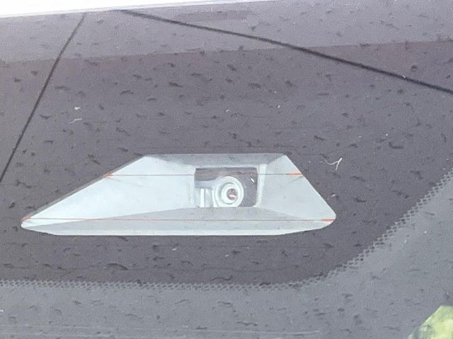 �y�g���^�Z�[�t�e�B�Z���X�z���s���ɑO���̎ԗ�����F�����A�Փ˂������Ȏ��͌x��ƃu���[�L�ŏՓˉ���Ɣ�Q�y�����A�V�X�g�B�����S�Ƀh���C�u�����y���݂��������܂��B