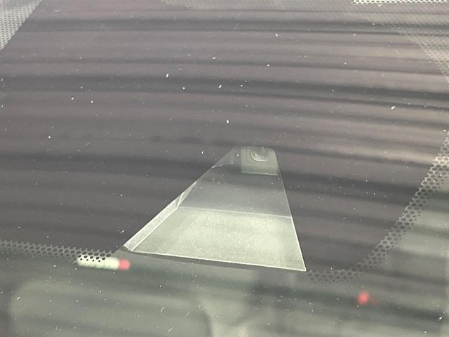 �y�C���e���W�F���g�G�}�[�W�F���V�[�u���[�L�z�t�����g�J�����őO���̎ԗ�����s�҂����m�B�Փ˂������Ȏ��͏Փ˔�Q�y���u���[�L���쓮�A�Փˉ�����T�|�[�g�B�����S�Ƀh���C�u�����y���݂��������܂��B