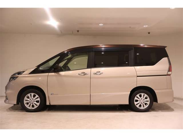 セレナ2.0 ハイウェイスター 4WD