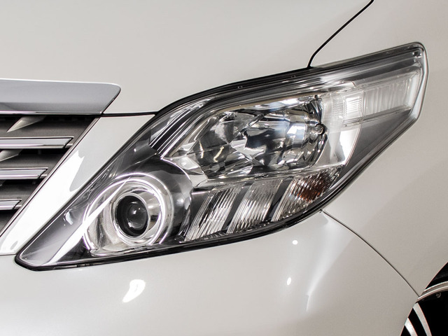 ��HID�w�b�h���C�g�����邳�A���F�����Q!LED�ւ̊��������C����������!