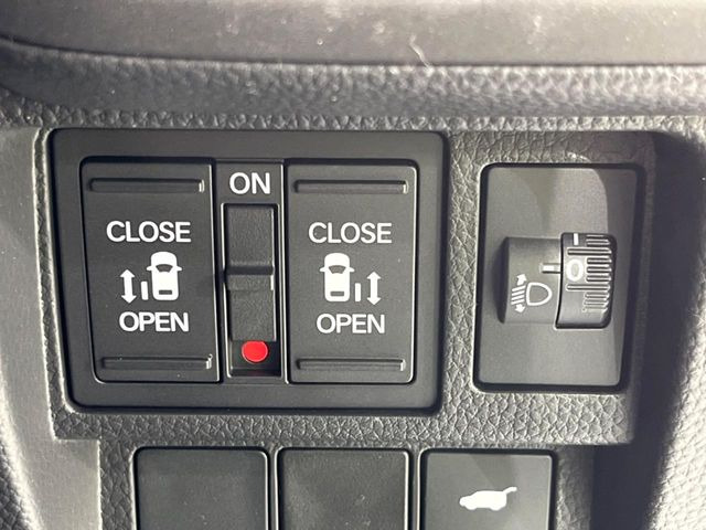 �y�����p���[�X���C�h�h�A�z�X�}�[�g�L�[��^�]�Ȃ̃X�C�b�`�Ō�ȗ����X���C�h�h�A�̊J���\���d��������͂����ăh�A���J����K�v�������A�����Ȃ��q�l�ł��ȒP�ɊJ���߂ł����K�ł���