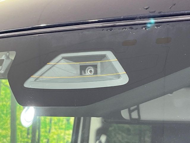 �y�Z�[�t�e�B�p�b�P�[�W�z���s���ɑO���̎ԗ�����F�����A�Փ˂������Ȏ��͌x��ƃu���[�L�ŏՓˉ���Ɣ�Q�y�����A�V�X�g�B�����S�Ƀh���C�u�����y���݂��������܂��B