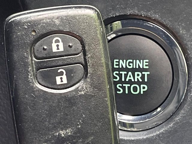 �y�X�}�[�g�L�[�z�J�o����|�P�b�g�ɓ��ꂽ�܂܂ł��h�A�̎{���E�������\�ȃX�}�[�g�L�[�𑕔��B�G���W���̃I���E�I�t�����J�M�����o���K�v����������Ƃ��Ă��֗��ł���