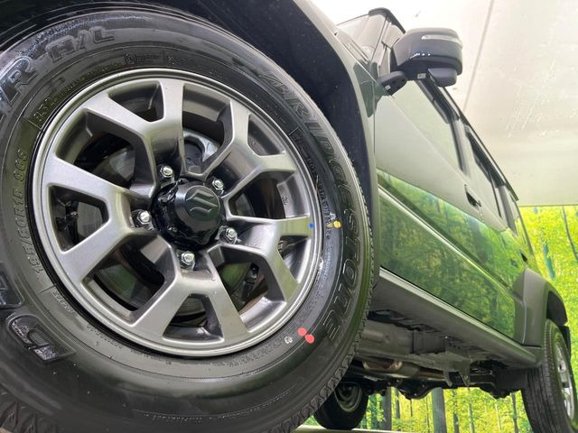 �y����15�C���`�A���~�z�C�[���z�O�ςɃ}�b�`���������A���~�z�C�[���𑕒����Ă���܂��B�e��ЊO�A���~�z�C�[����A�X�^�b�h���X�^�C�����戵�����Ă���܂��B���񂲑��k����������