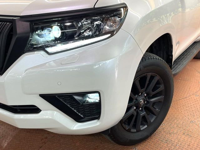 �yLED�w�b�h���C�g�z���V����ԑ��s�����ǍD�Ȏ��E���m�ۂ����S���ĉ^�]�ł��鍂�P�xLED�w�b�h���C�g�𑕔�!�_�����x�������A����d�͂��}�����Ă��܂��B