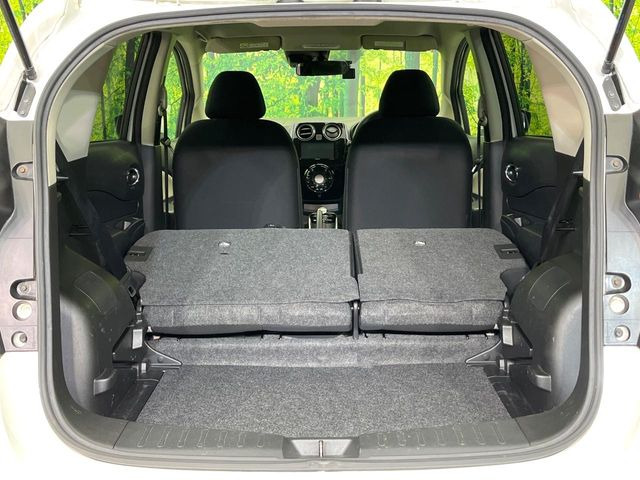 ���i�̂���������ʋ΁A���}���ɏ\���ȉ׎��X�y�[�X���m�ۂ��Ă���܂��B�Z�J���h�V�[�g��|���ƁA�傫�ȉו��̐ύڂ��\�ł���