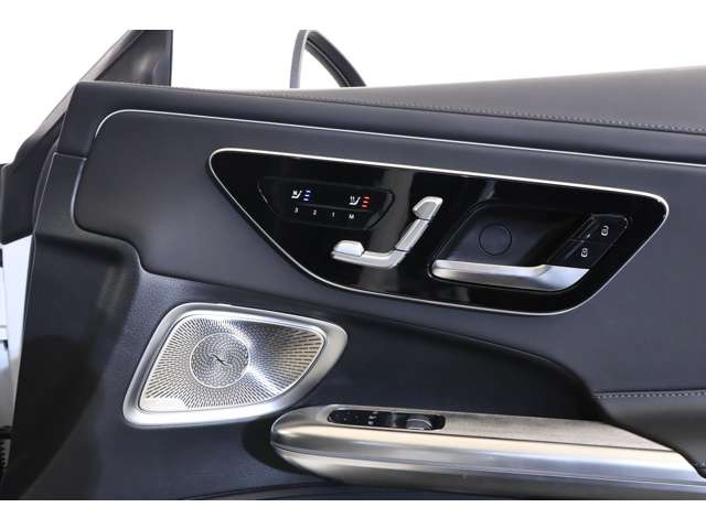 �C���e���A�ɂ�AMG�J�[�{���t�@�C�o�[�C���e���A�g����������A������ӎ������R�N�s�b�g��Ԃ����o���܂��B�����̓��U�[�G�N�X�N���[�V�u�p�b�P�[�W�ɂ��AAMG�i�b�p���U�[�̖{�v�V�[�g���̗p�B