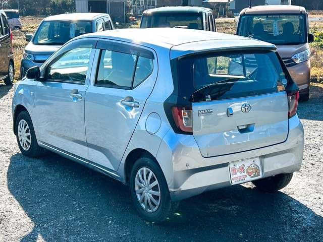 ���X�ł͌y�����Ԃ��畁�ʎԂ܂ŕ��L���I�[�����[�J�[�̎Ԏ�E�F�E�O���[�h��L�x�ɑ����Ă���܂��B