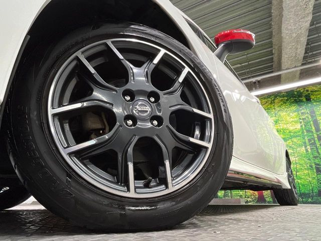 �y����16�C���`�A���~�z�C�[���z�O�ςɃ}�b�`���������A���~�z�C�[���𑕒����Ă���܂��B�e��ЊO�A���~�z�C�[����A�X�^�b�h���X�^�C�����戵�����Ă���܂��B���񂲑��k����������