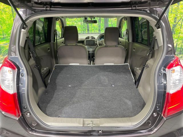 ���i�̂���������ʋ΁A���}���ɏ\���ȉ׎��X�y�[�X���m�ۂ��Ă���܂��B�Z�J���h�V�[�g��|���ƁA�傫�ȉו��̐ύڂ��\�ł���