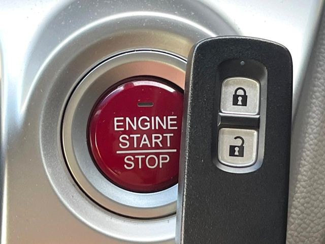 �y�L�[���X�X�^�[�g�V�X�e���z�J�o����|�P�b�g�ɓ��ꂽ�܂܂ł��h�A�̎{���E�������\�ȃX�}�[�g�L�[�𑕔��B�G���W���̃I���E�I�t�����J�M�����o���K�v����������Ƃ��Ă��֗��ł���c