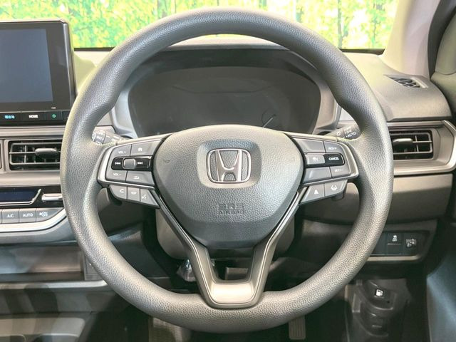 【ステアリングスイッチ】運転中、前方から目線をそらすことなく、オーディオ等の操作が可能な便利機能!安心&快適なドライブを演出してくれます♪