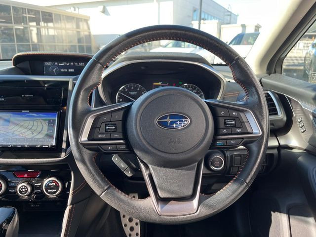 �y�����v�����X�e�A�����O�z�㎿�Ȋv���g�p���邱�ƂŁA��ɂ����������݂ƂĂ��^�]���₷���n���h���ł���