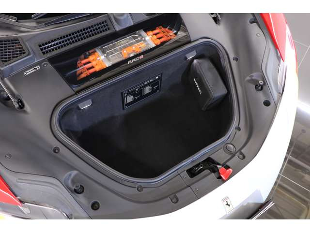 �@�\����ǋ�������ԁB�f�U�C������ۂ��Ȃ�����A�Z�����̗��⏬���̎��[�ɕ֗��Ȕz�����{����Ă��܂��B