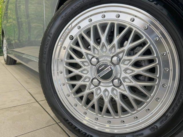 �y15�C���`�A���~�z�C�[���z�O�ςɃ}�b�`�����A���~�z�C�[���𑕒����Ă���܂��B�e��A���~�z�C�[����A�X�^�b�h���X�^�C�����戵�����Ă���܂��B���񂲑��k����������