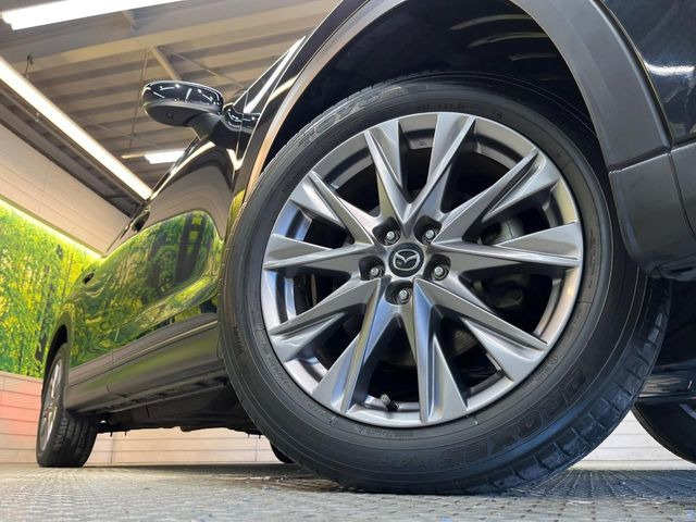 �y����19�C���`�A���~�z�C�[���z�O�ςɃ}�b�`���������A���~�z�C�[���𑕒����Ă���܂��B�e��ЊO�A���~�z�C�[����A�X�^�b�h���X�^�C�����戵�����Ă���܂��B���񂲑��k����������