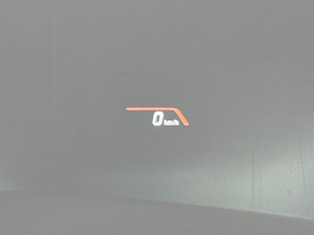 �y�J���[�w�b�h�A�b�v�f�B�X�v���C�z���݂̑��x�⑖�s�����f�W�^���\���ŉ^�]�ȑO���̃K���X�ɓ��e!�J���[�t���Ŏ��F���������A�^�]���ڐ������炳���K�v�ȏ����m�F�ł���̂łƂ��Ă��֗��ň��S!