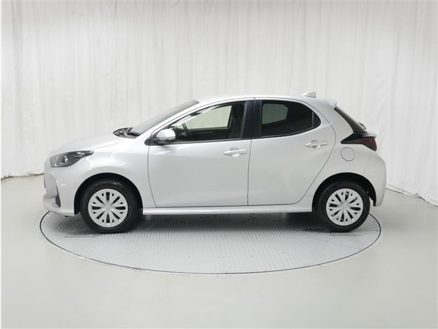 ヤリス1.5 ハイブリッド X E-Four 4WD