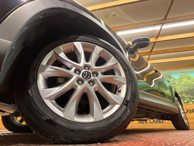 �y����19�C���`�A���~�z�C�[���z�O�ςɃ}�b�`���������A���~�z�C�[���𑕒����Ă���܂��B�e��ЊO�A���~�z�C�[����A�X�^�b�h���X�^�C�����戵�����Ă���܂��B���񂲑��k����������