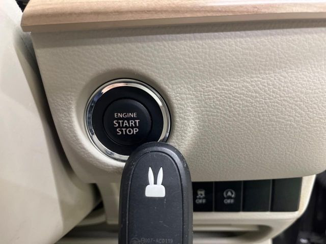 �y�L�[���X�X�^�[�g�V�X�e���z�J�o����|�P�b�g�ɓ��ꂽ�܂܂ł��h�A�̎{���E�������\�ȃX�}�[�g�L�[�𑕔��B�G���W���̃I���E�I�t�����J�M�����o���K�v����������Ƃ��Ă��֗��ł���